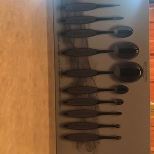 Elite Collection - 10 brush set - never used